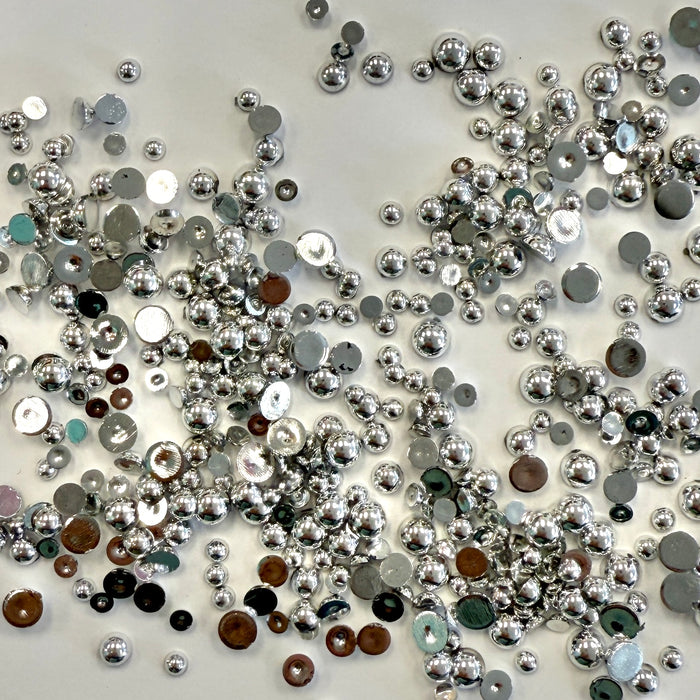 beau Q Metallic Flat Back Pearls